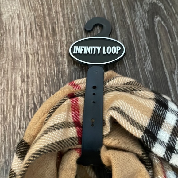 Scarf - Picture 4 of 4